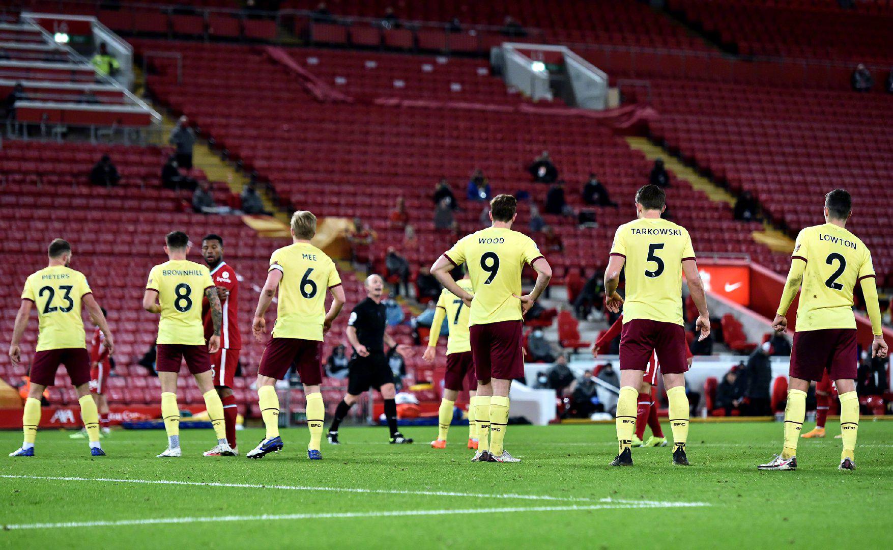 更显示出足 更显示出足